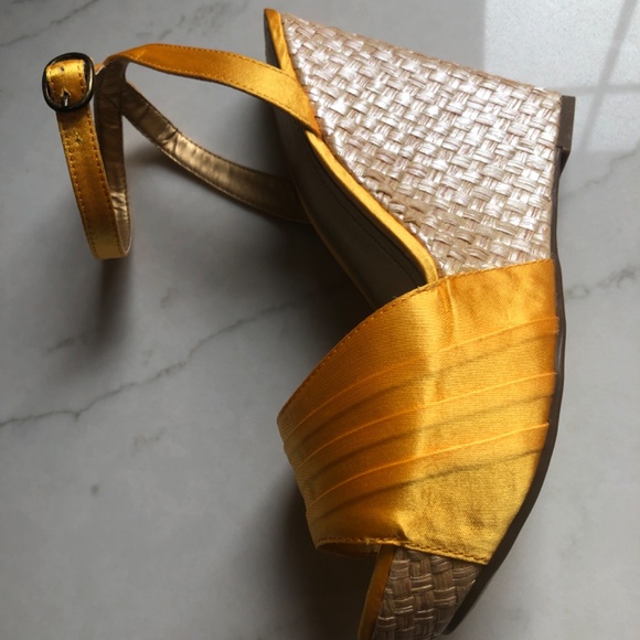 Wedge heel summer sandal - Picture 2 of 4